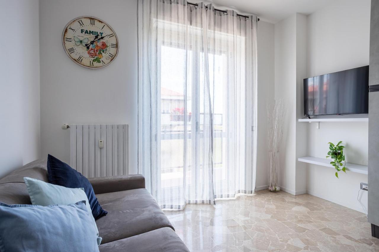 Milano City Apartments - Parking And Comfort - Spacious Apt Up To 8 Pax Eksteriør bilde