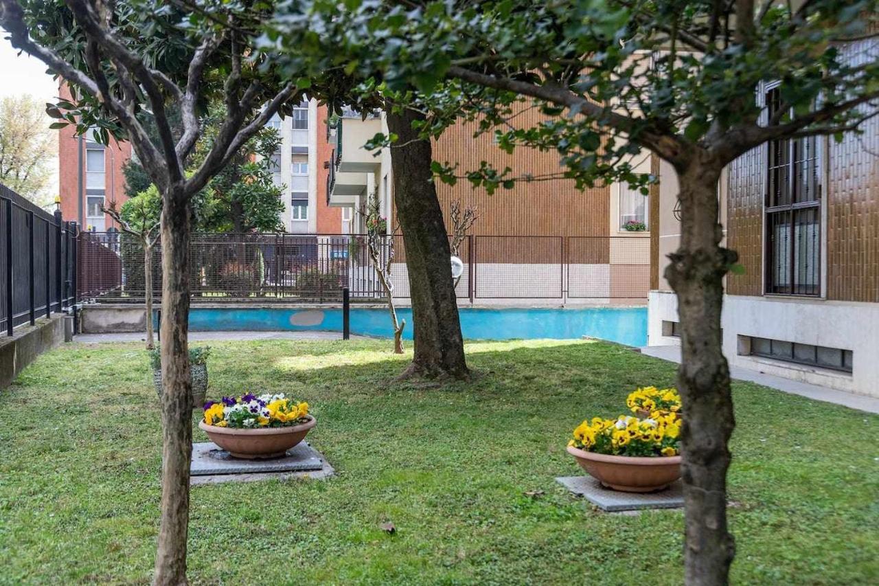 Milano City Apartments - Parking And Comfort - Spacious Apt Up To 8 Pax Eksteriør bilde